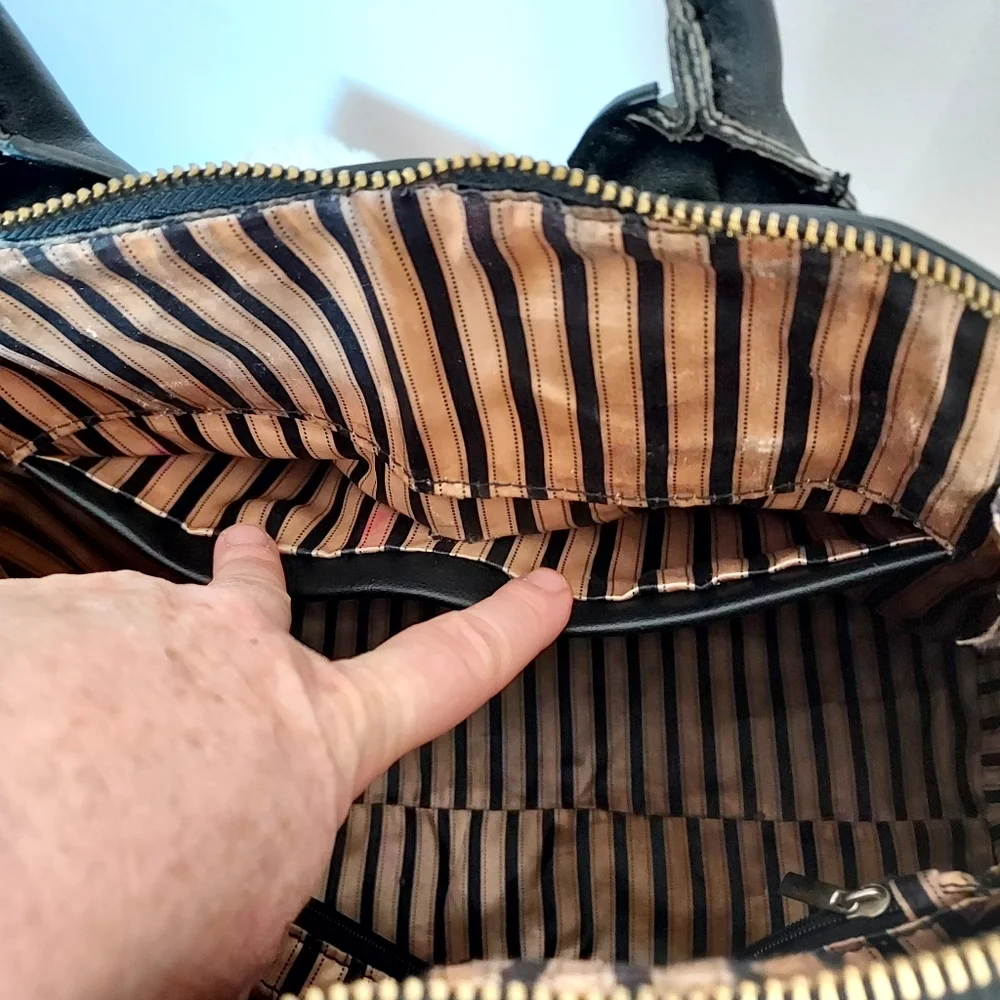 Large Black Tote Purse Bag with faux snake details satin lining - Picture 5 of 16